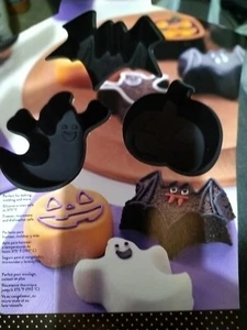 Wilton Silicone Mold-Happy Halloween T8 - Picture 1 of 2