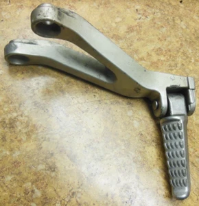 2006 Kawasaki Ninja ZX600 ZX 600 J ZX600J Left Rear Foot Peg Rest Pedal ZX-6R 06 - Picture 1 of 1
