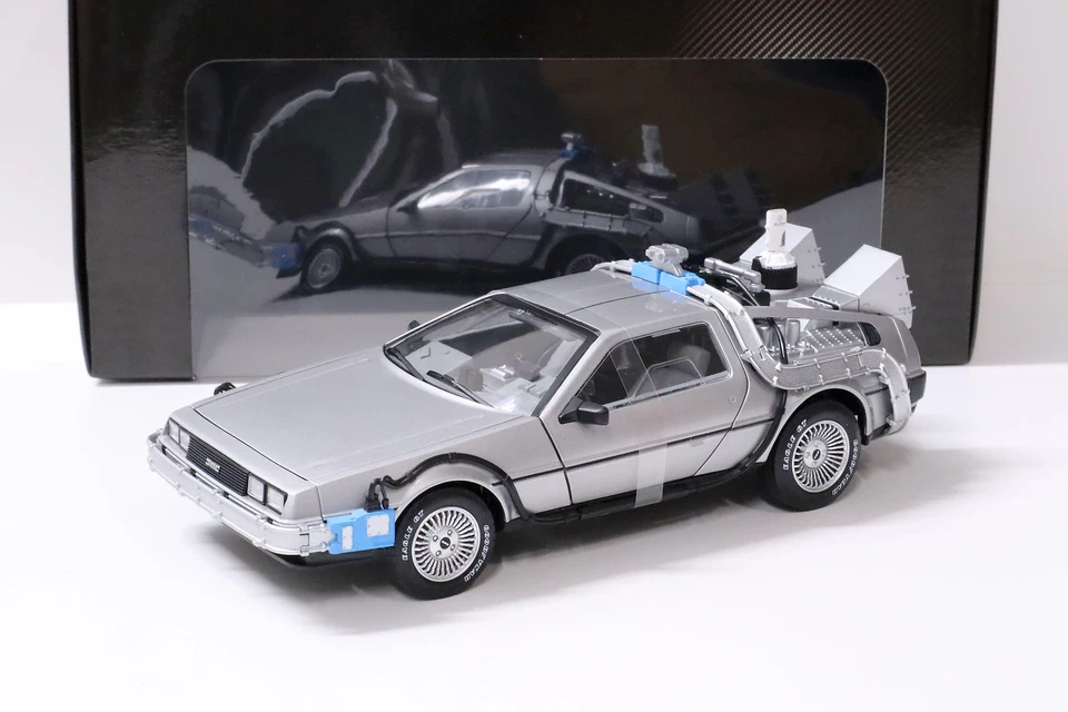 1:18 Hot Wheels DMC Delorean Indietro To The Futura Time Machine Con Mr.Fusion - Immagine 1 di 4