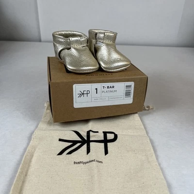 NUEVO EN CAJA Mocasines para Bebé Recién Escogidos Talla 1 T-Bar Platino Foto 1 de 4