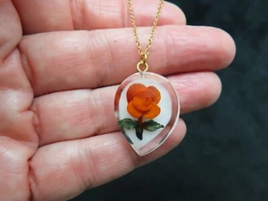Vintage WWII 1940's Gold Tone Chain w/Rose Flower Motif Lucite Slide - Picture 1 of 4