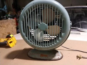 Triple Aire Table / Wall Mount Fan Vintage - Picture 1 of 8