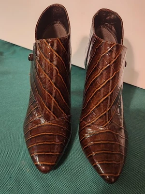 LYDIA VIA SPIGA 7 1/2 Mediana Como Nueva Excelente Regalo Nunca Usado Probado Solo. Como nuevo Foto 1 de 4