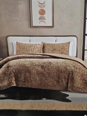 Wrangler Full/Queen Tan/Gold Horseshoe Comforter Set viral  - Image 1 of 4