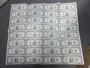 LARGE UNCUT SHEET OF 1976 US $2 FEDERAL RESERVE NOTES - Picture 1 of 4