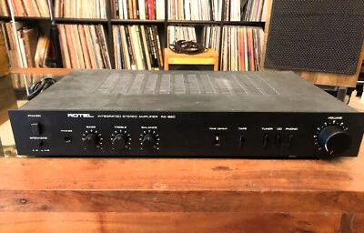 Rotel RA-820  Integrated Stereo Amplifier - Immagine 1 di 4
