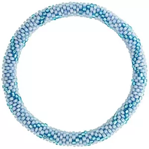 Bracciale Roll-On® Aid Through Trade ""Sky"" Perline di vetro iridescente blu e acqua - Foto 1 di 2