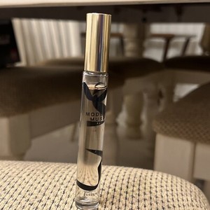 Estee Lauder Modern Muse Eau de Parfum Perfume Rollerball Sampled 95% Of  0.2 Oz