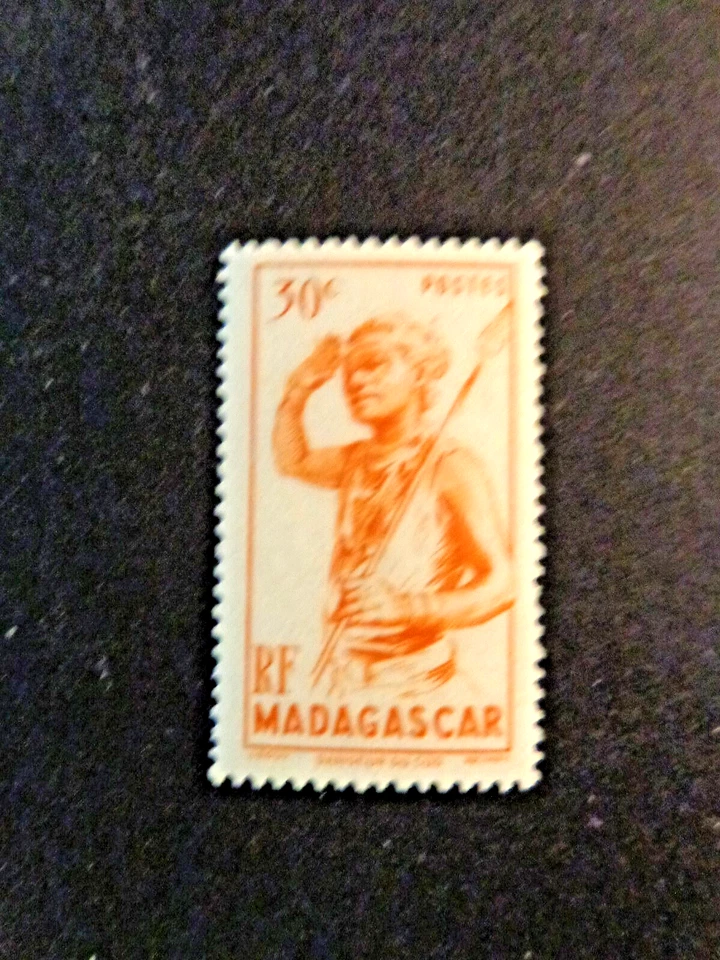 MADAGASCAR - Sello - Sc# 270 - MLH - 1946 - EN MUY BUEN ESTADO Foto 1 de 1