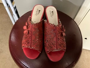 SPRING STEP TOGO Size 39/US 8.5 Orange/Red Leather Laser Cut Slides - Picture 1 of 5