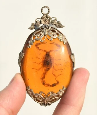 2.6英寸中国天然琥珀镶嵌银雕刻动物蝎子护身符吊坠A2 — 第 1/4 张图片