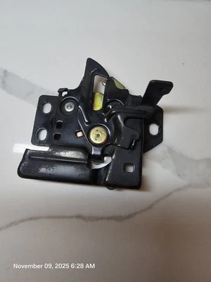 JDM 本田讴歌 Integra 抽油烟机闩锁 原始设备制造商 二手 — 第 1/4 张图片