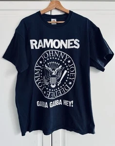 Ramones Gabba Gabba Hey! Rare Vintage 2000s T-shirt - Picture 1 of 4