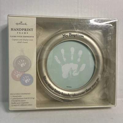Marco con estampado de mano de bautismo Hallmark "Bendice estas pequeñas manos" estampado de bebé NUEVO Foto 1 de 2