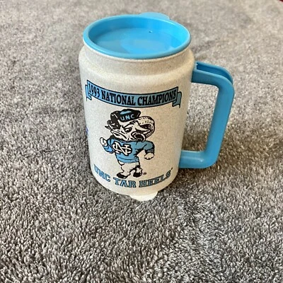 Taza de colección 1993 UNC Tar Heels Campeones Nacionales Whirley Hardee's/Coca-Cola Foto 1 de 4