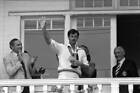 Richard Hadlee complete with champagne, on the fifth day o - 1986 Cricket Photo