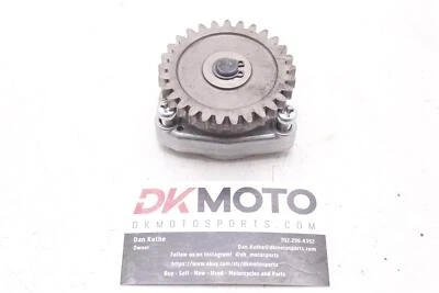 85 SUZUKI GS450L OEM ENGINE MOTOR OIL PUMP R8.BX27 - Image 1 of 4