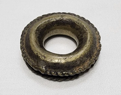 Антикварная детская погремушка 1850-х годов ручной работы круглой формы латунный колокольчик металлический - Изображение 1 из 4