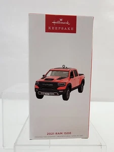 Hallmark Christmas Tree Ornament 2022 Dodge Ram 1500 Red Pick Up Truck 2021 - Foto 1 di 4