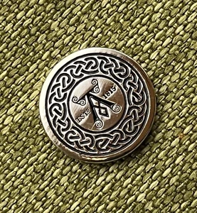 Ardbeg Islay Single Malt Scotch Whiskey EST. 1815 Metall Anstecknadel auf Karte - Neu - Bild 1 von 5