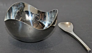 Georg Jensen Bloom Salt Cellar with Spoon, Mirror Polished - Picture 1 of 3