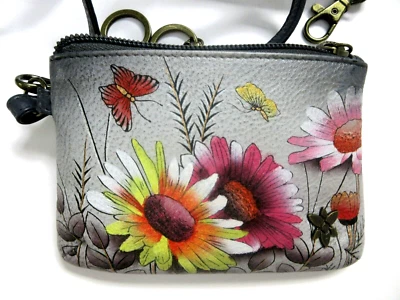 Muñequera de cuero Anuschka Wild Meadow pintada a mano convertible gris pequeña Foto 1 de 3