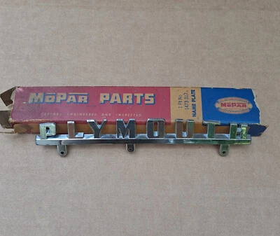 Plymouth Cranbrook Belvedere Cambridge 1952 nuevo en stock MoPar tapa de maletero emblema placa de identificación Foto 1 de 4