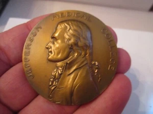 1970 JEFFERSON MEDICAL COLLEGE MEDAGLIA BRONZO MEDAGLIONE 1920 - 1970 2" - Foto 1 di 4