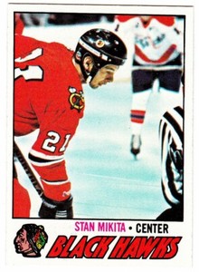 1977-78 TOPPS #195 STAN MIKITA Chicago Blackhawks Hockey Card