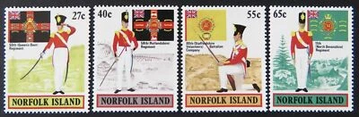 Conjunto de estampillas de uniformes militares de la isla Norfolk 1982 paquete Foto 1 de 2