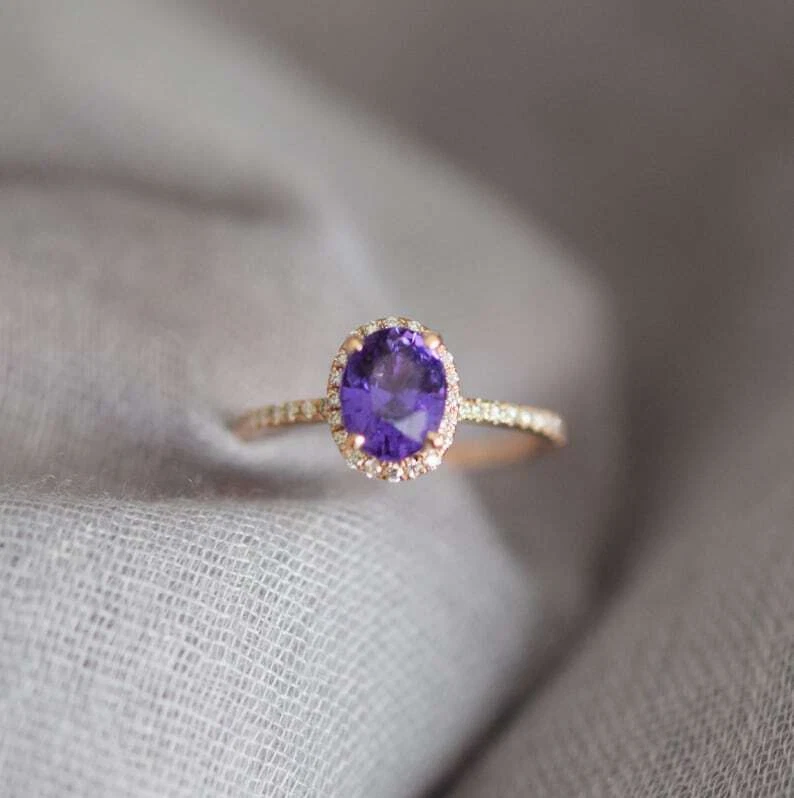 Anel de noivado halo de tanzanita folheado a ouro rosa 14K corte oval criado em laboratório - Imagem 1 de 1