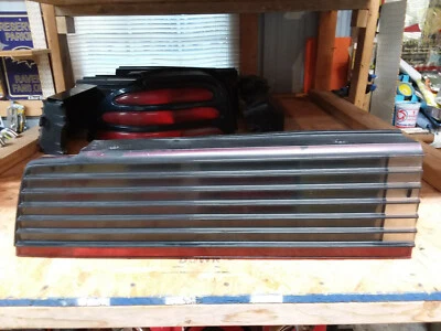 1982 1983 1984 PONTIAC FIREBIRD TRANS AM Tail Light - DRIVER SIDE - FACTORY TINT - Imagem 1 de 4