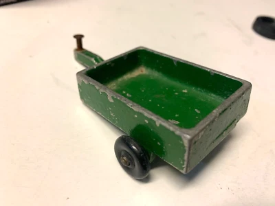 Carro tractor de aluminio Hubley carro de granja implemento fundido a presión 3,5" x 2" verde Foto 1 de 4