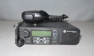 Motorola XPR4550 (Model:AAM27QNH9LA1AN) UHF frequency band DMR mobile with Mic - Picture 1 of 3