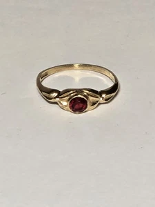 10k Yellow Gold Red Stone Infant Baby Ring Size 1.5 Vintage Estate .61 grams - Picture 1 of 11