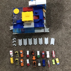 Driven by Battat 2 in 1 Mini Rennbahn Pocket Serie Auto LKW Bau Konvolut - Bild 1 von 12