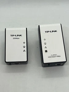 TP-Link TL-WPA271 TL-PA211 Wifi Ethernet Broadband Powerline Network Extender - Picture 1 of 5