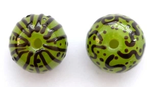 TWO STUNNING LAMPWORK FOCAL BEADS, HAND MADE IN THE UK, VERY UNUSUAL, 18 MM - Picture 1 of 2