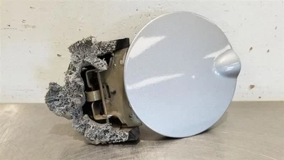 21 DODGE RAM 3500 LARAMIE PUERTA DE LLENADO DE COMBUSTIBLE PLATEADA DOBLE CABINA Foto 1 de 4