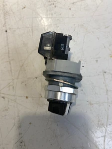 Allen-Bradley 800TC-H2A SER .T - Picture 1 of 4