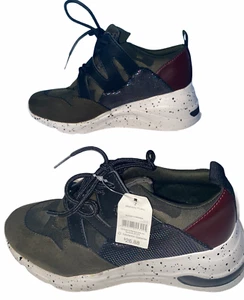 Time And Tru Womens Cliff Sneakers Memory Foam Insole Olive Sz7 - Picture 1 of 7