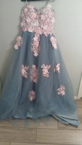 Gorgeous Embroidery Floral Prom Dress Size Large - Picture 1 of 17