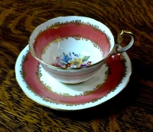vtg AYNSLEY Orange / coral BAND FLORAL BOTTOM TEA CUP AND SAUCER Doris handle - Picture 1 of 8