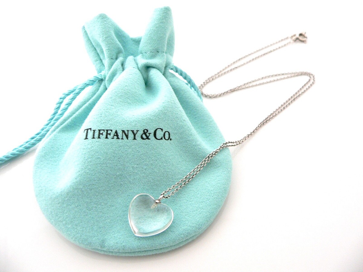 Preços baixos em Tiffany & Co. Colares e pingentes da moda Preços baixos em Tiffany & Co. Colares e pingentes da moda
