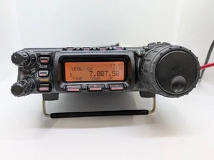 Transceptor móvil Yaesu FT-857DM HF/VHF/UHF todo modo funcionando probado - Imagen 1 de 9