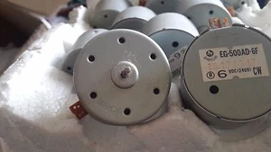Motor de husillo grabadora de cinta de rotación EG-500AD-6F 6V 2400 rpm nuevo de lote antiguo - Imagen 1 de 4