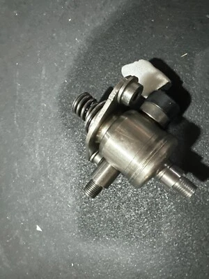 Bomba de combustible de alta presión Buick Cadillac Chevrolet GMC 12641740 12677329 Foto 1 de 4