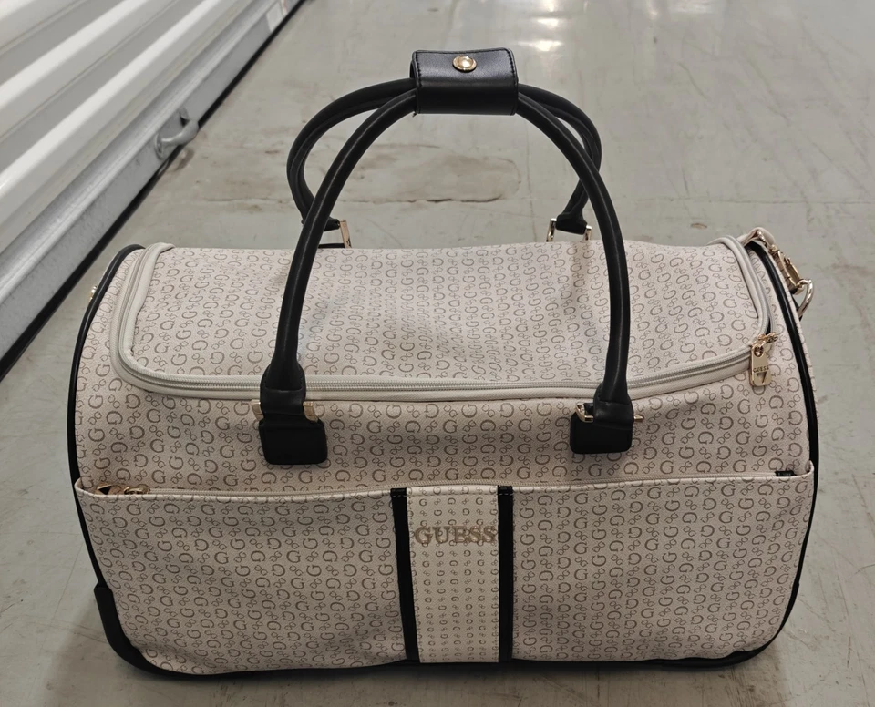 Bolso de Viaje de Lona con Ruedas GUESS Colección Suma Color-cemento Foto 1 de 4