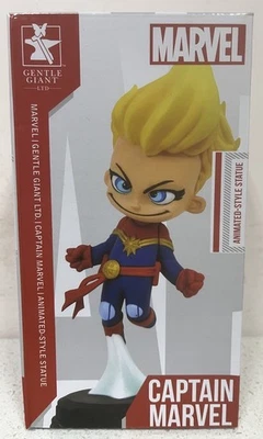 GENTLE GIGANTE MARVEL Estatua Animada CAPITÁN MARVEL Skottie Young Foto 1 de 2