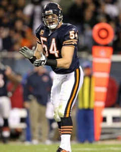 BRIAN URLACHER 8X10 PHOTO CHICAGO BEARS PICTURE NFL FOOTBALL - Picture 1 of 1